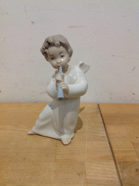 Lladro 6" Angel w/Trumpet