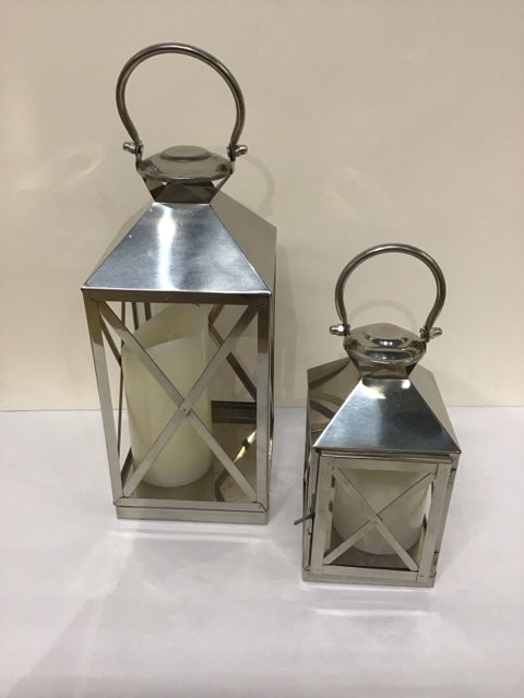 Set/2 Graduated Metal Lantern Candle Holders