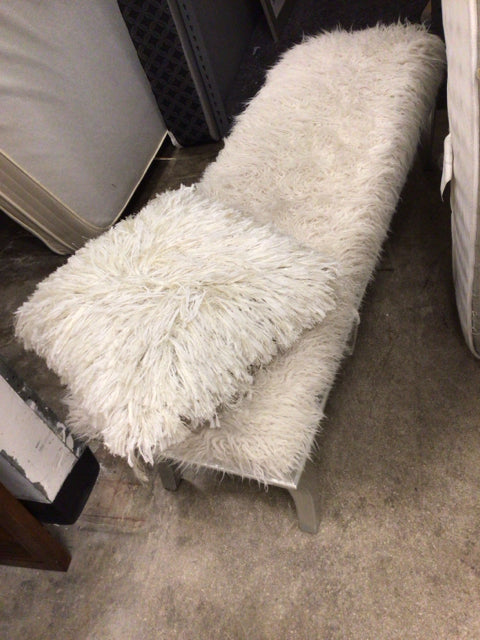 Michael Amini Holly Wood Swank Bench W/Pillow