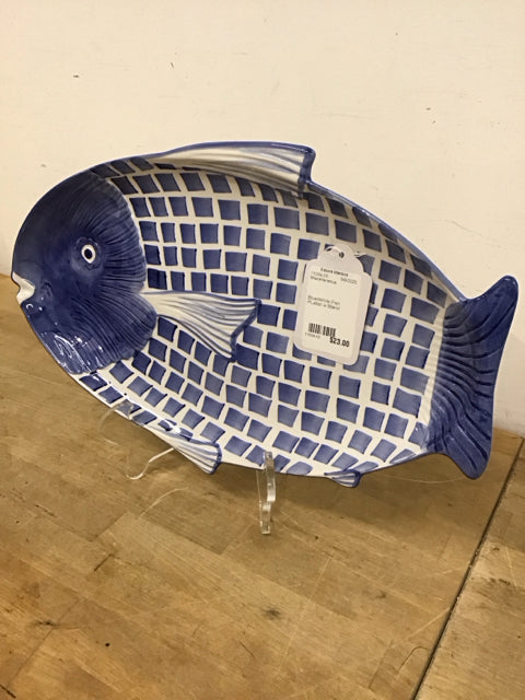 Blue/White Fish PLatter w Stand