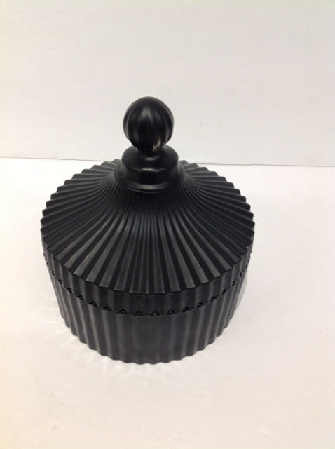 6" Rd Ceramic Vase w/Lid