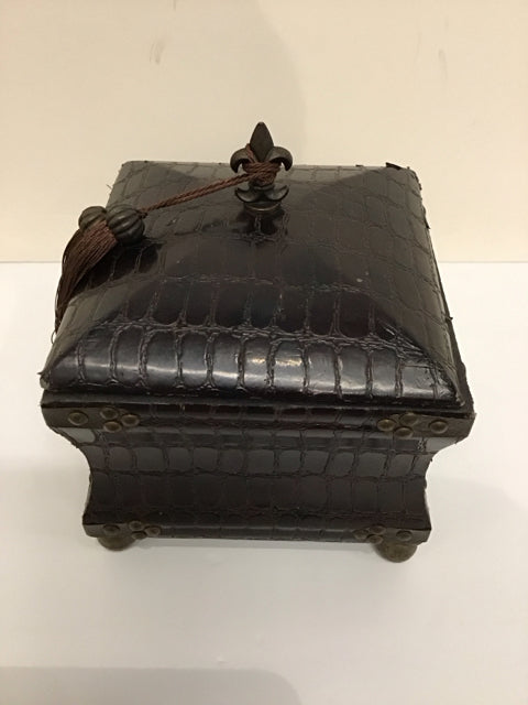 8"Sq Footed Faux Leather Wrapped Box w/Tassel