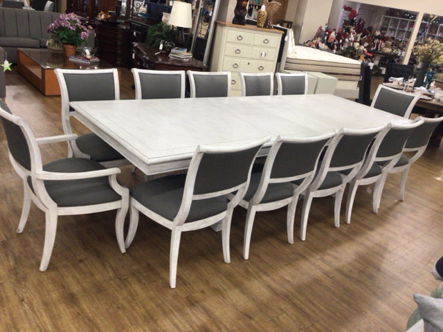 Lexington Oyster Bay Montauk Rectangular Dining Table W/12 Chairs/2 Leafs