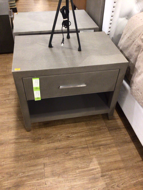 30" X 20" X 24" RH Graydon Grey Fog Shagreen Open Nightstand