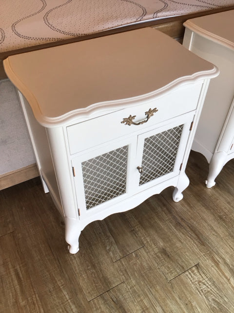 Thomasville Painted One Drawer Nightstand