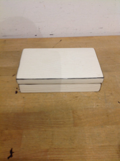 8" White Ceramic Box