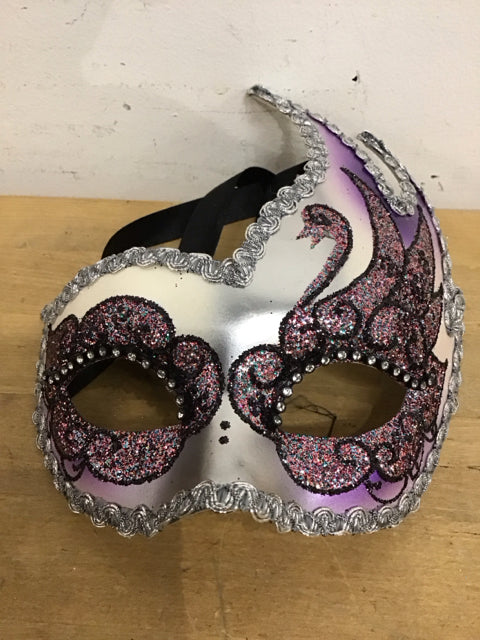 Lavender & Silver Swan Feather Mask