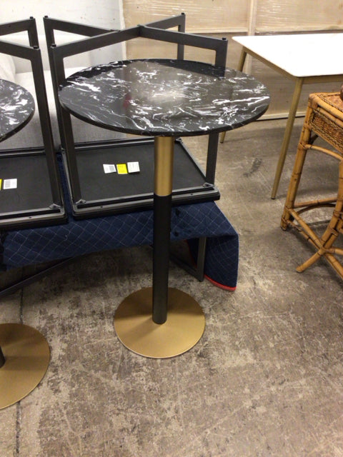 30" X 24" X 24" Everly Quinn Harley Faux Marble Dining Table