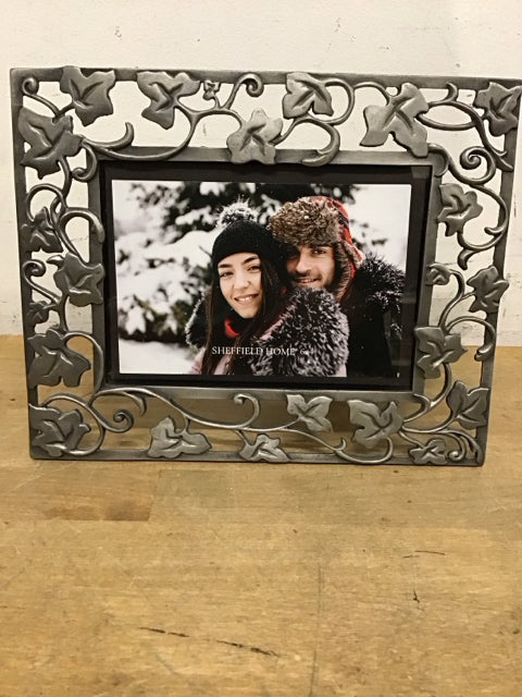 5"x7" Metal Vine Pewter Finish Photo Frame