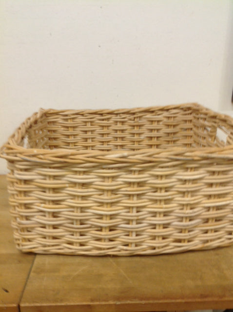 Basket- 23" Light Wicker