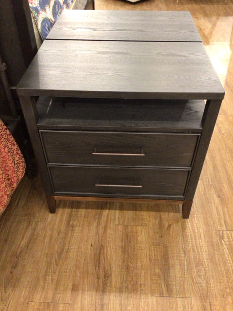 26" X 16" X 26" Flexsteel Waterfall Black Nightstand