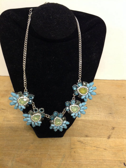 Silver Beaded Flowers Necklace
