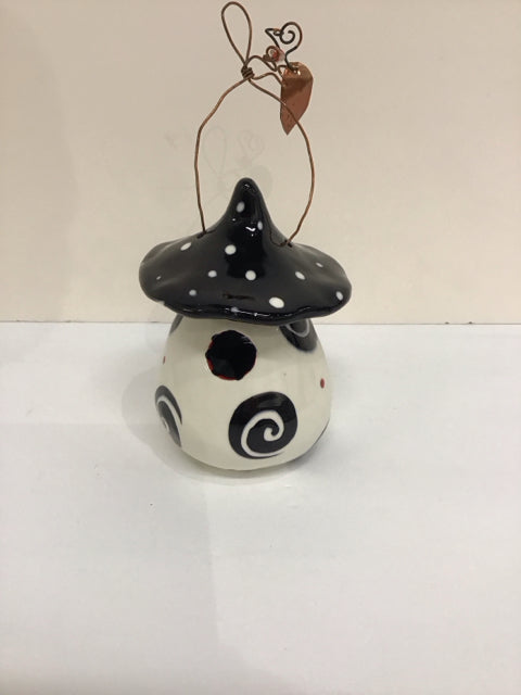 Black/White Ceramic Mushroom Shape Bird Feeder
