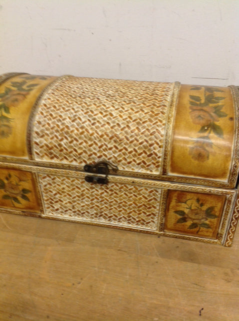 18" Wood Floral Trunk Box