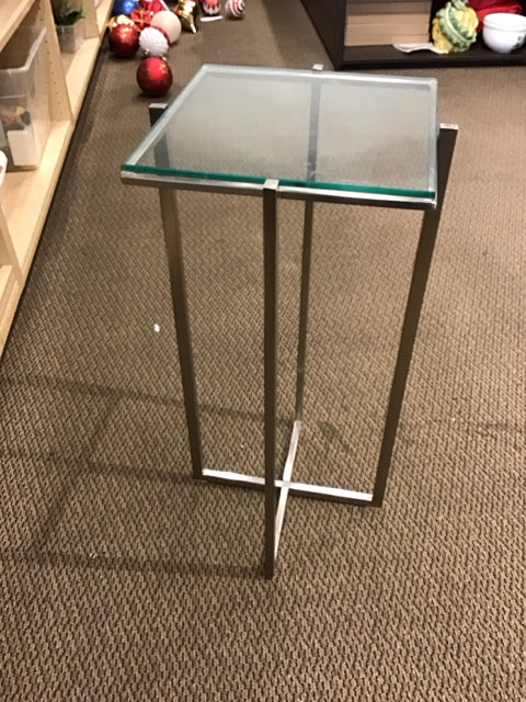 28" Glass & Chrome Plant Stabd/End Table