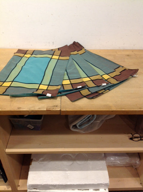 6 Green w/Stained Glass Design Placemats