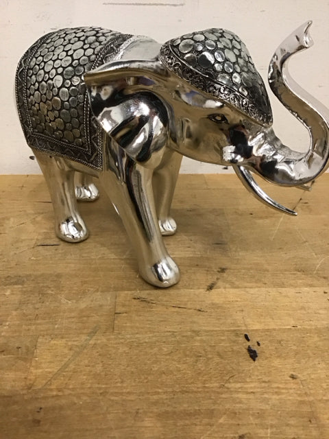 10"x7.5" Silver Resin Decorative Elepant