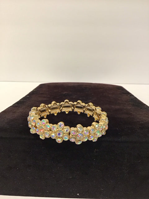 Gold Stretch Bracelet w/Rhinestone Hearts