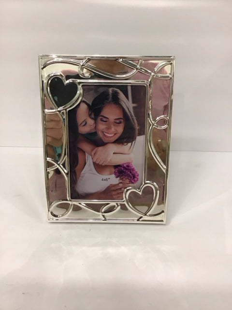 4x6 Silver Metal Frame w/Heart Decor