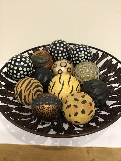 20" Metal Leaf Design Bowl w/13 Spheres