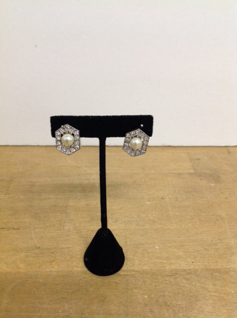 Clip-On Pearl w/Rhinestone Earrings