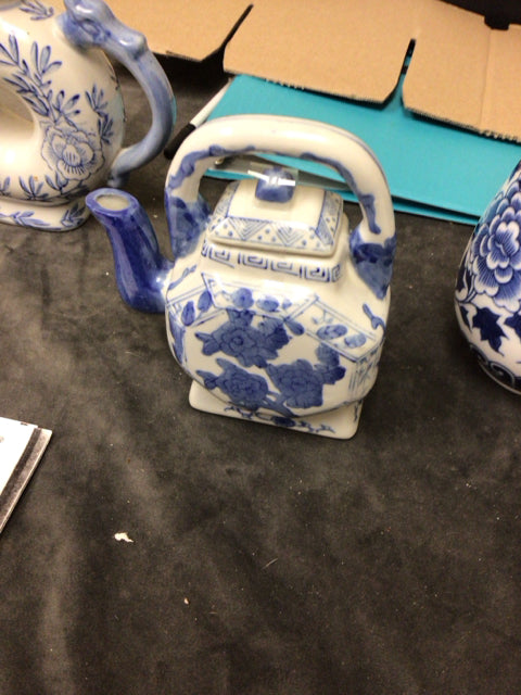 6" Blue & White Teapot W/Lid