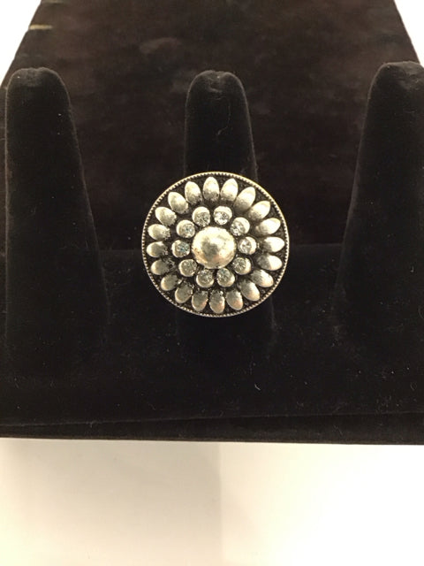 Silver Stretch Ring w/Silver Crystal Design