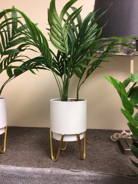 23 1/2" Faux Palm & Rocks In White Metal Planter W/Gold Hairpin Leg