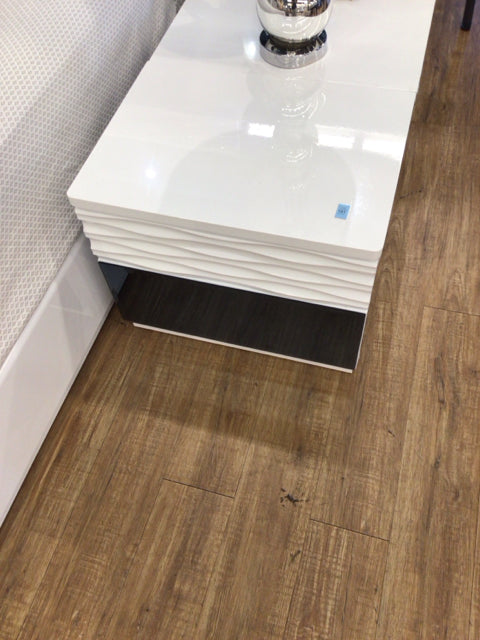 El Dorado Manhattan White Nightstand