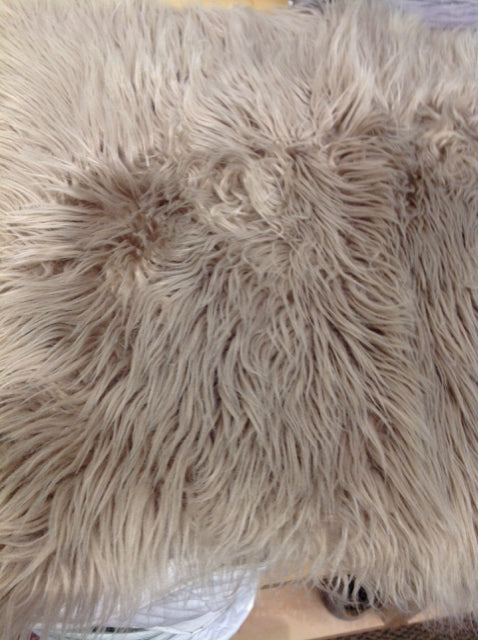 Rug- 36" Taupe Faux Fur