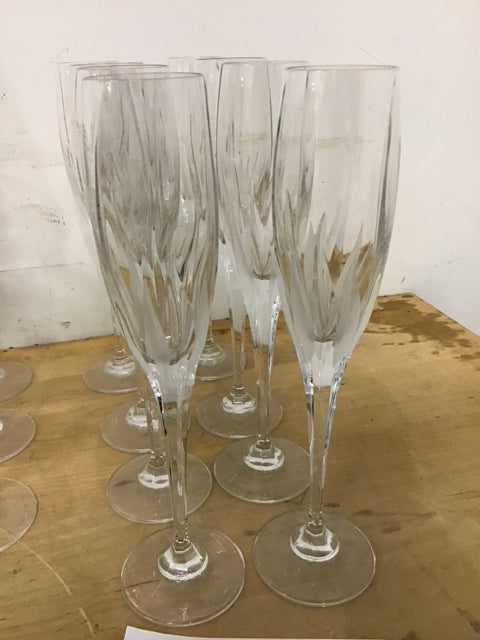 Set Of 12 Mikasa Flame D'Amore White Wine Glasses