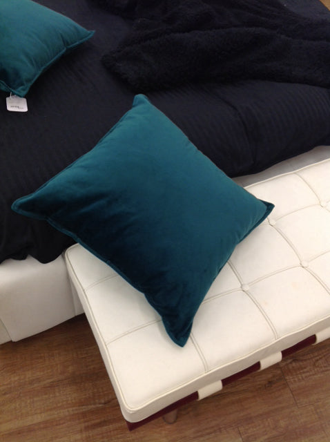 20" Forest Green Velvet Pillow