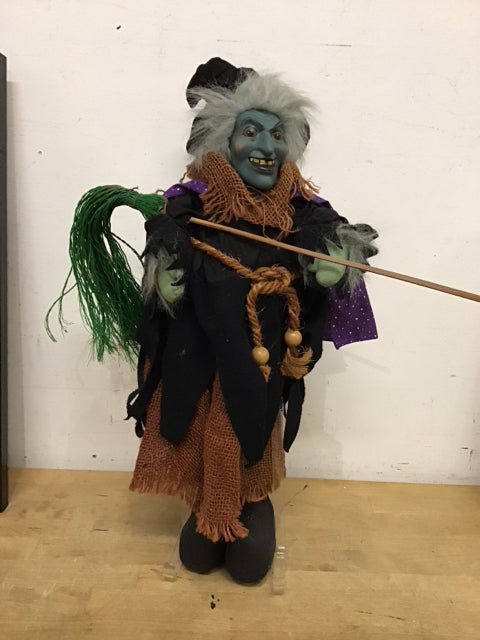 23" Halloween Witch W/Broom & Stand