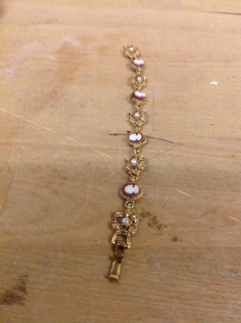 Bracelet- Gold Cameo Links