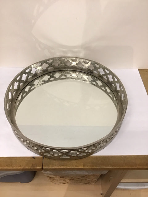 19"Rd Mirrored Tray w/Silver Frame