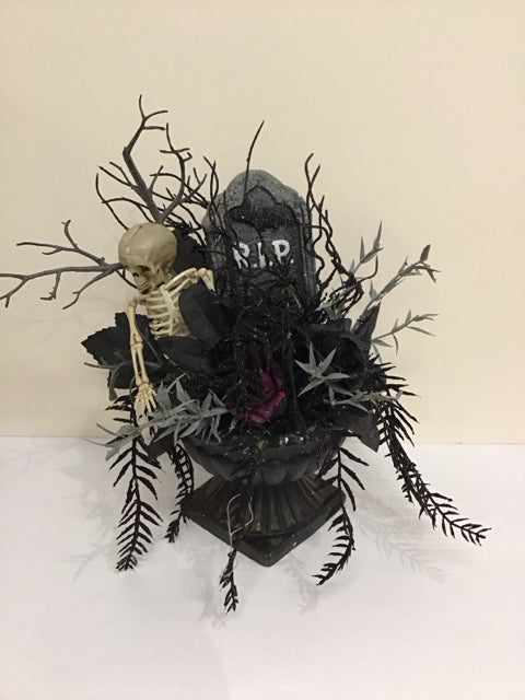 16" Halloween Decor in Black Pedestal