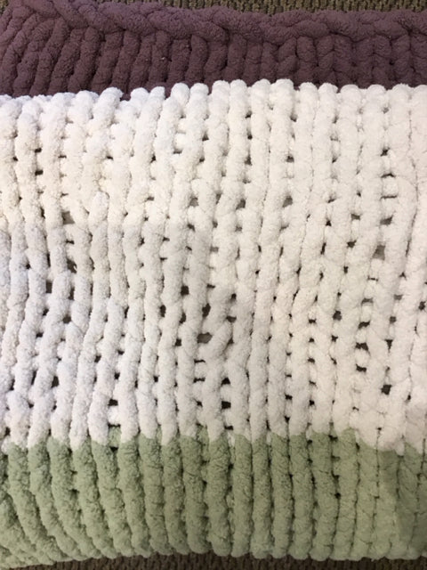 Cream Brown & Green Chunky Throw