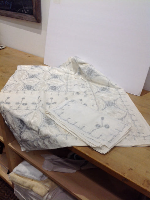 Syrian Silk Tablecloth w/Six Napkins