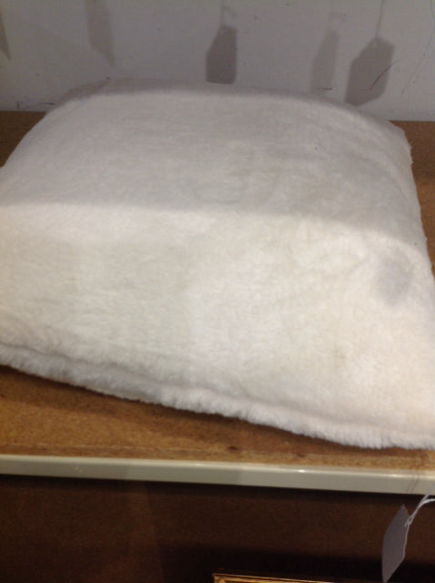 Pillow- 18" White Faux Fur