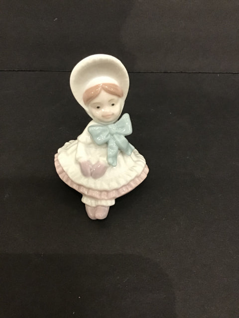 3" Lladro Porcelain "Little Doll" Chrimas Tree Ornament