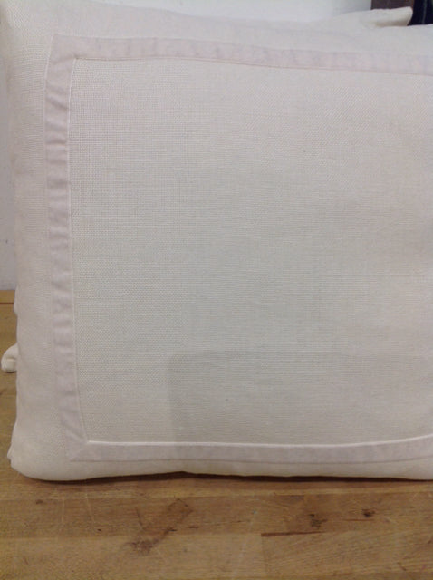 Pillow- 18" P B White Linen