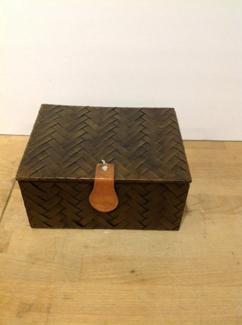 9x7 Green Leather Woven Box