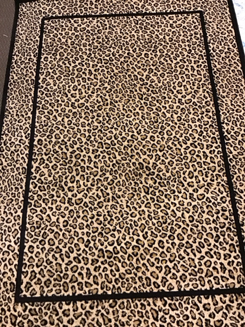 5.3'x7.6' Leopard Rug