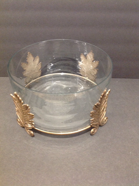 10" Rd Glass Bowl w/Metal Leaf Feet