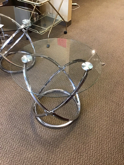 26"Rd Glass End Table on Chrome