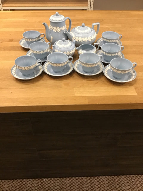 20 PC. Wedgewood Embossed Queensware Tea/Coffee Set