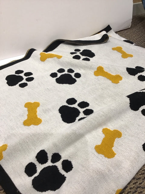 Plush Paw Prints Throw