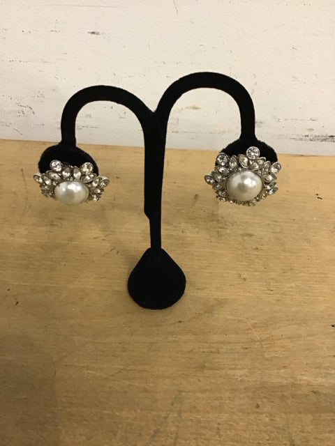 Vintage Faux Pearl W/Rhinestone Clip On Earrings