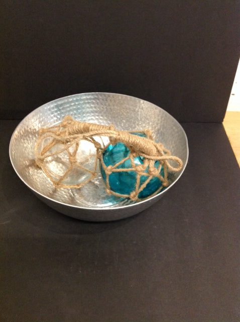 Bowl With 2 Glass Balls