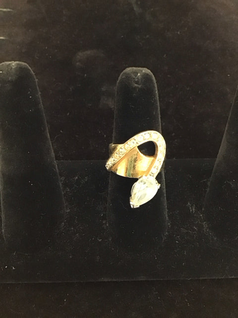 Gold Ring w/Rhinestones & Pear Cut Stone